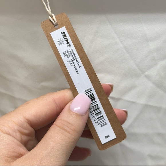 SKIMS skims woven shine lace robe ivory - Picture 5 of 7